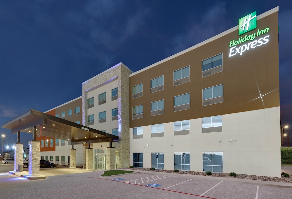 Holiday Inn Express Kermit by IHG - photo 30