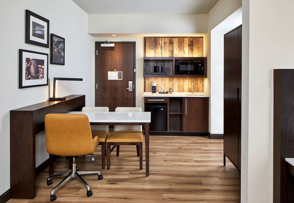 Embassy Suites by Hilton Nashville Downtown - photo 44