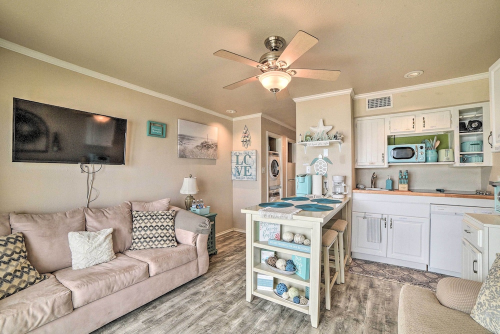 Updated Front Beach Condo w Resort Amenities - featured photo