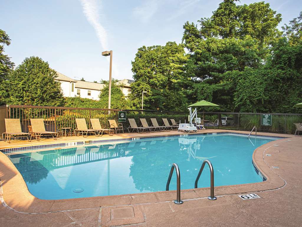 La Quinta Inn & Suites by Wyndham Baltimore N White Marsh - photo 7