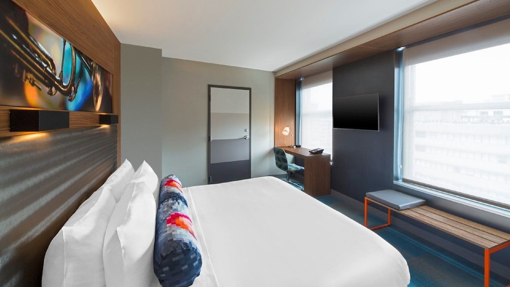 Aloft New York LaGuardia Airport - photo 12