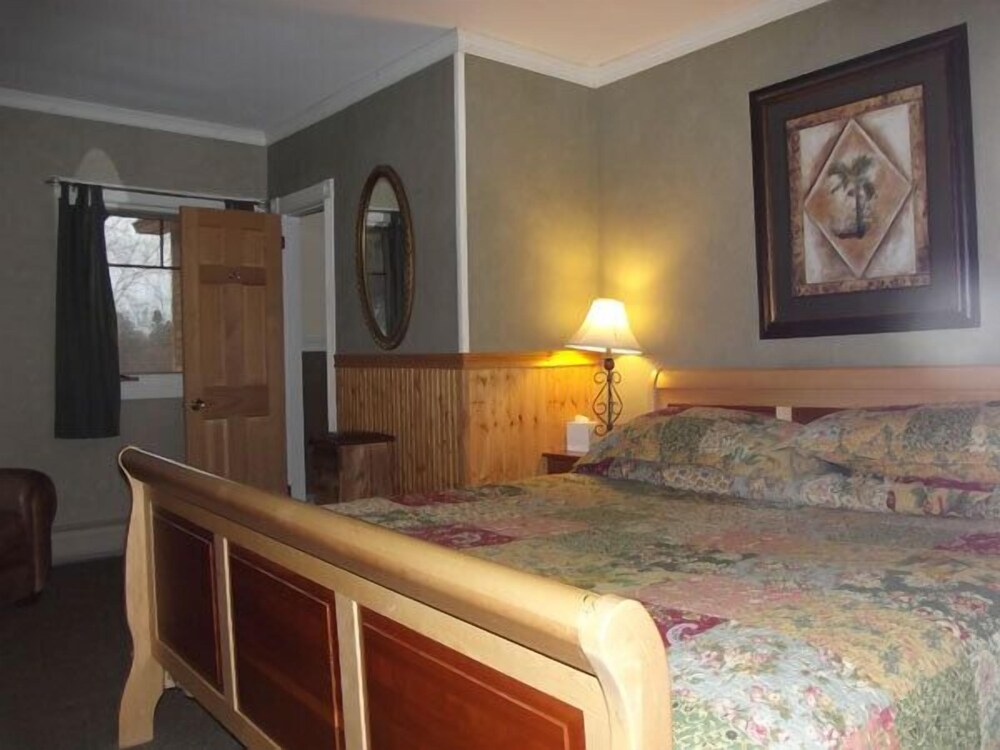 The Jay Village Inn — Jay — photo 3