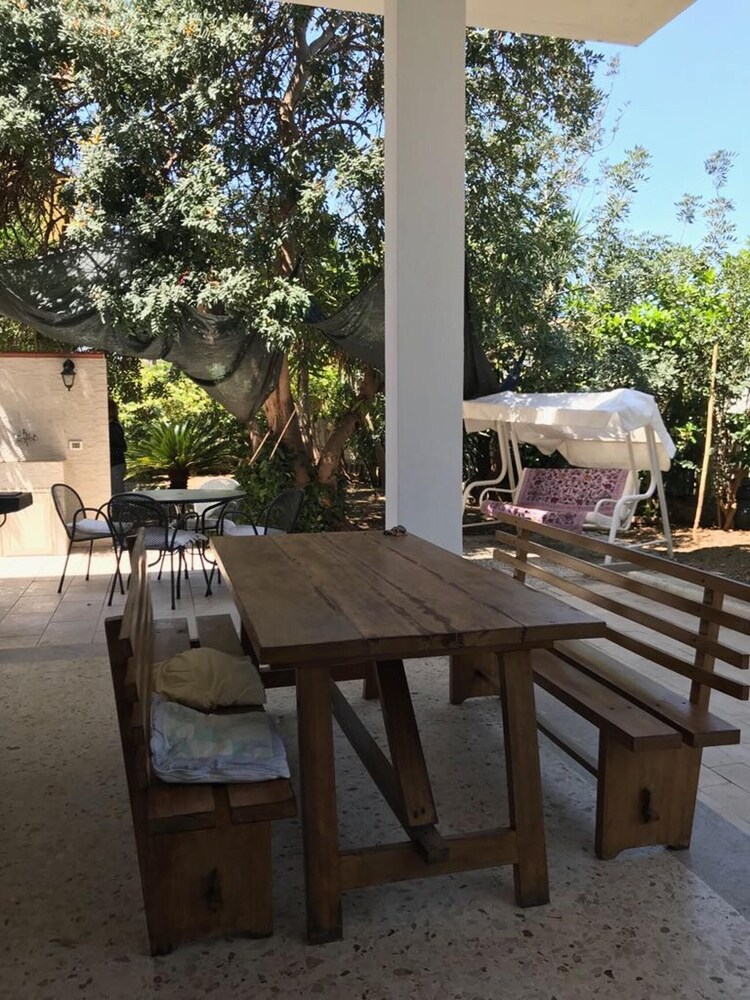 House with 2 Bedrooms in Alcamo Marina with Furnished Terrace 30 m from The Beach — 4-Star Luxury Hotel in Alcamo, Italy