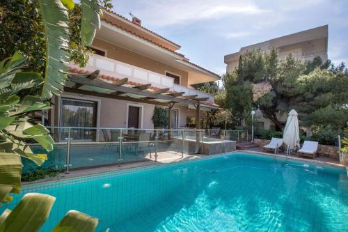 Exceptional Villa in Voula near the sea — 4-Star Luxury Hotel in Athens, Greece