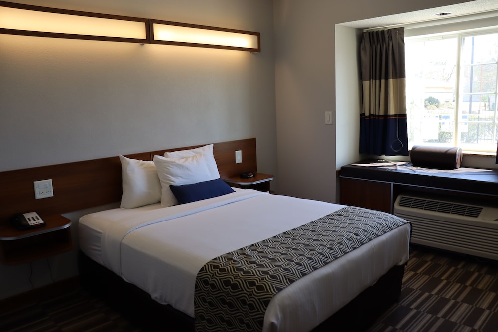 Microtel Inn & Suites by Wyndham Columbus Near Fort Benning - photo 22