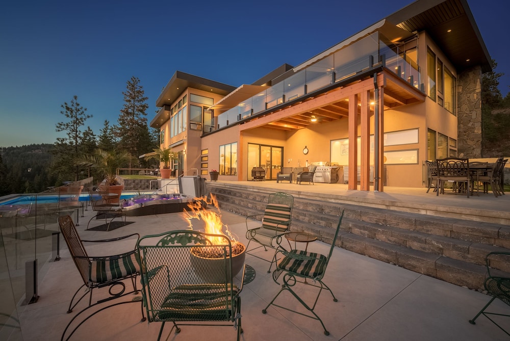 CastleRock - last minute hotel in Kelowna