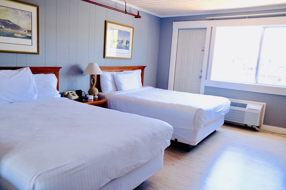 Fishermans Wharf Inn - photo 18