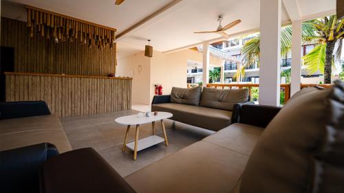 Beach Lily Dhigurah — Dhigurah — photo 2