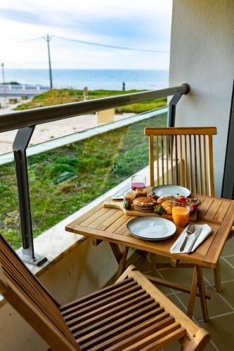 Hygge Living Santa Cruz Beachfront — 4-Star Luxury Hotel in Santa Cruz, Portugal
