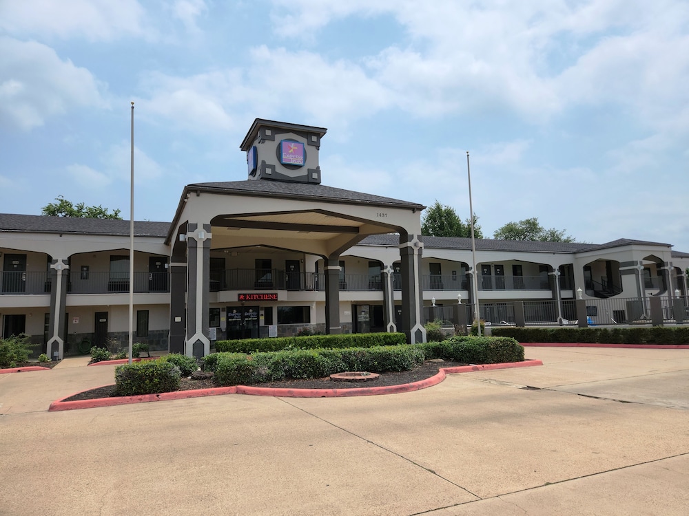 Express Inn Tomball - photo 32