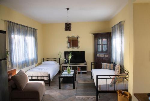 Μανια — 4-Star Luxury Hotel in Pythagoreio, Greece