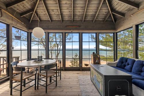 Gasthaus Fox by Juniper Holiday Home — 4-Star Luxury Hotel in Bridgman, United States