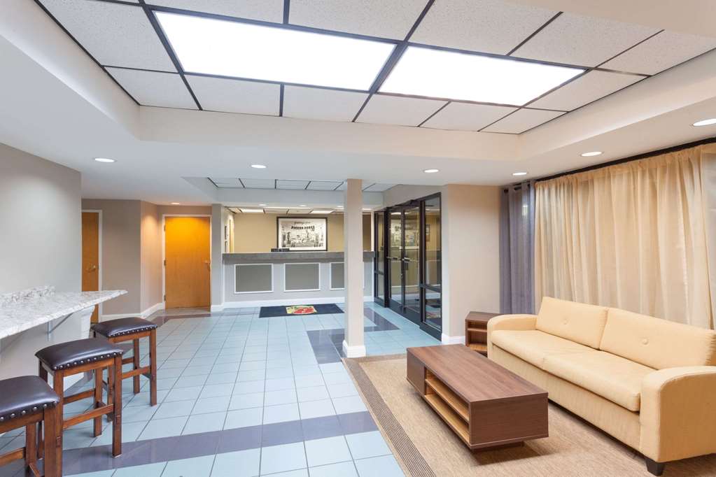 Super 8 by Wyndham Pigeon Forge Dollywood Lane - photo 3