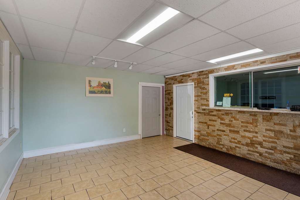 Rodeway Inn Colonial Heights I 95 - photo 7