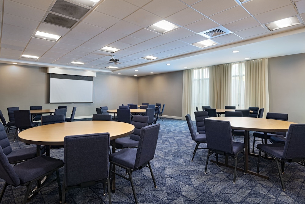 Courtyard by Marriott Austin Airport - photo 30