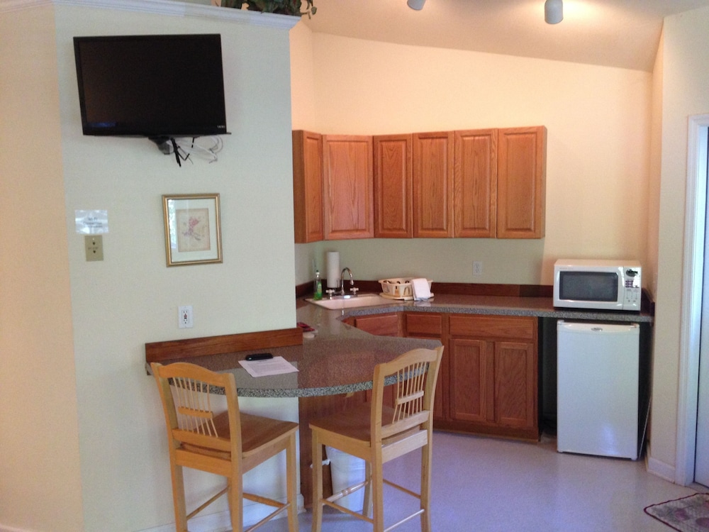 Willowbrook Inn - photo 19