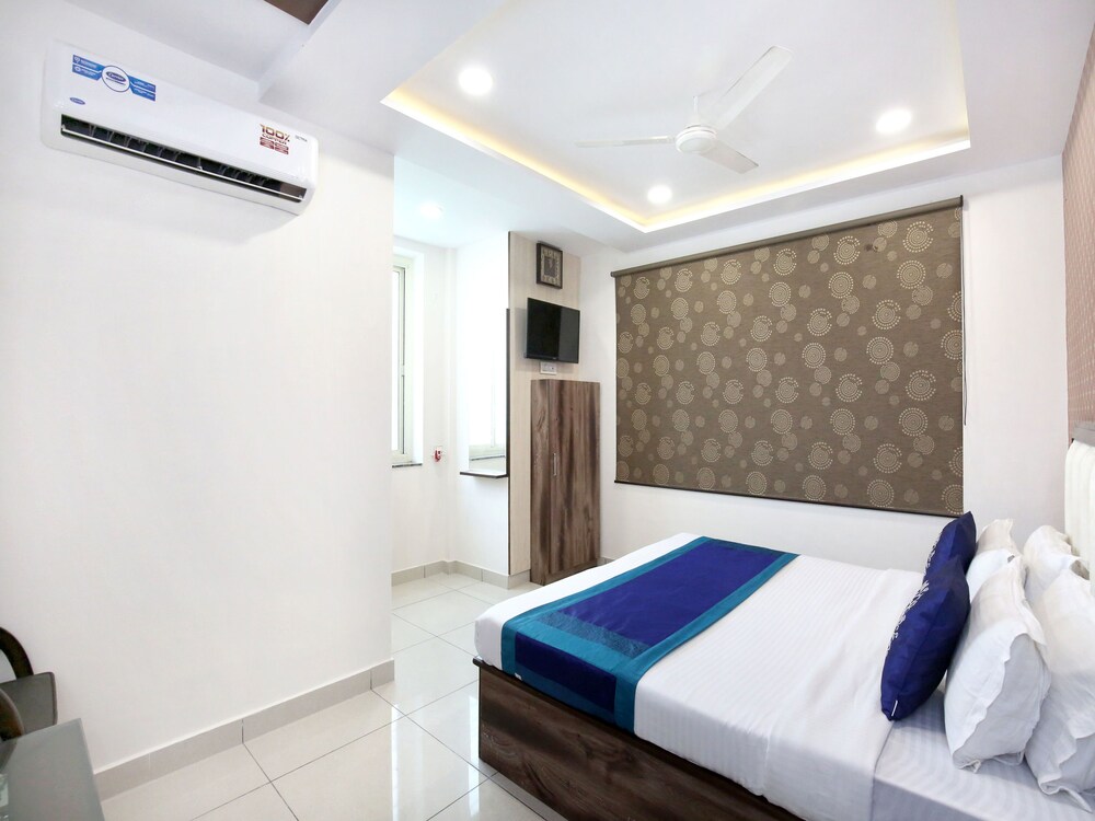 Oyo 9674 Hotel Obr — hotel in Ludhiana