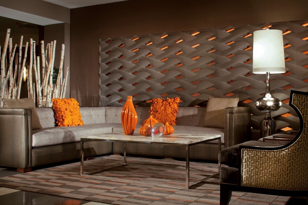 Embassy Suites by Hilton Austin Arboretum - photo 5