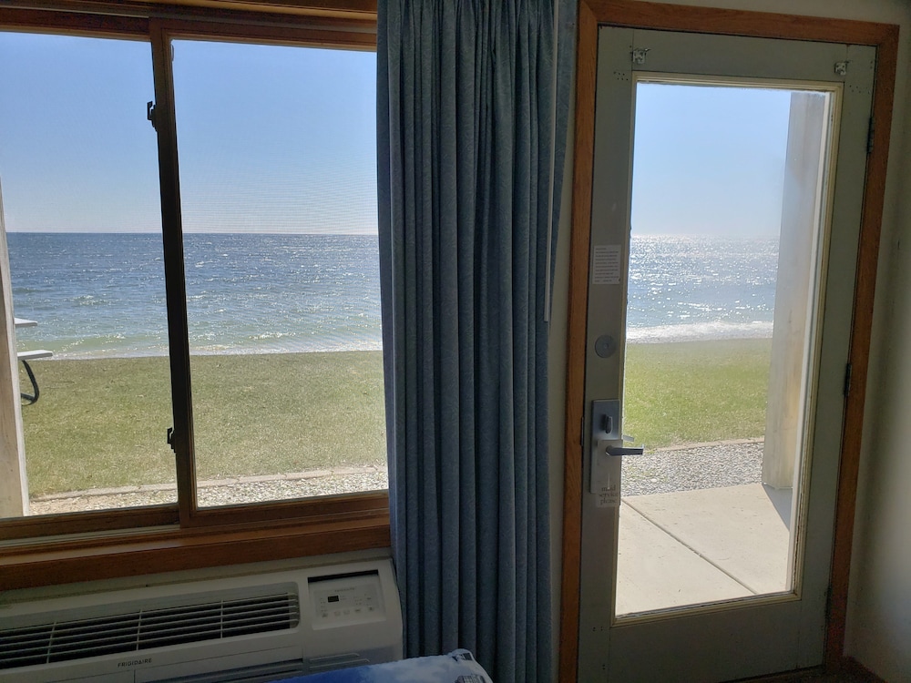 Algoma Beach Motel - photo 70