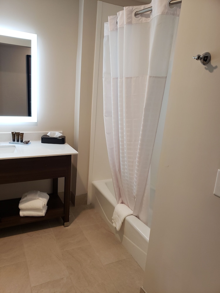 Wingate by Wyndham Christiansburg - photo 16