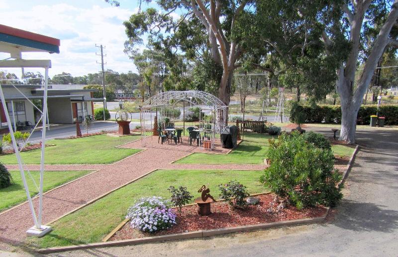 The Highlander Motel 24HR Check In - carbon neutral hotel in Maryborough