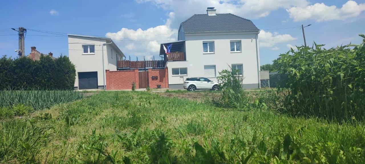 Ubytování U nás na Moravě — 4-Star Luxury Hotel in Moravska Nova Ves, Czech Republic