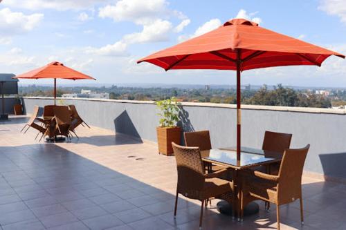 Self Catering Nest Heated Pool Netflix Airport Pick Up