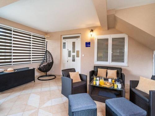 Apartment with 3 rooms and jacuzzi — 4-Star Luxury Hotel in Cibaca, Croatia