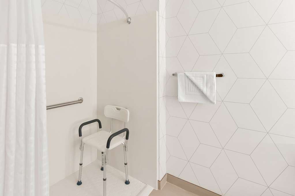 Comfort Suites Portland Airport - photo 10