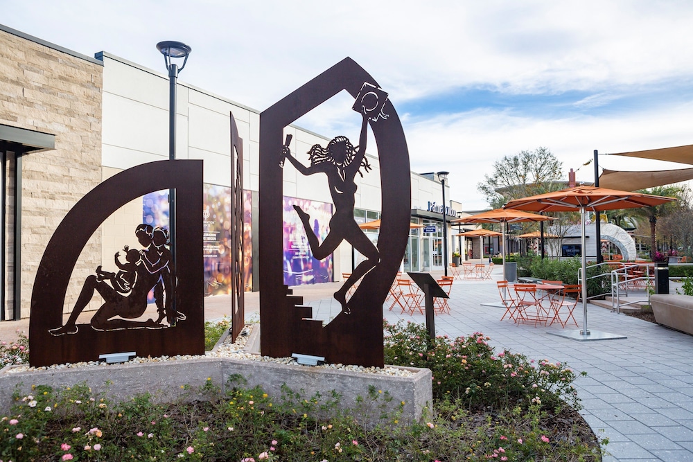 Hotel Indigo Gainesville Celebration Pointe by IHG - photo 52