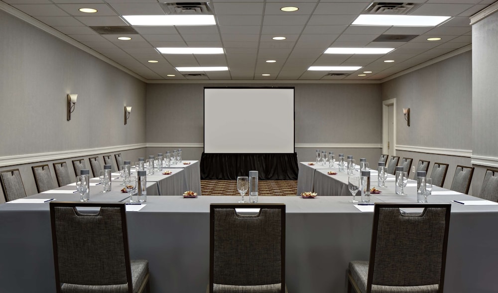 DoubleTree by Hilton Fairfield Hotel & Suites - photo 65