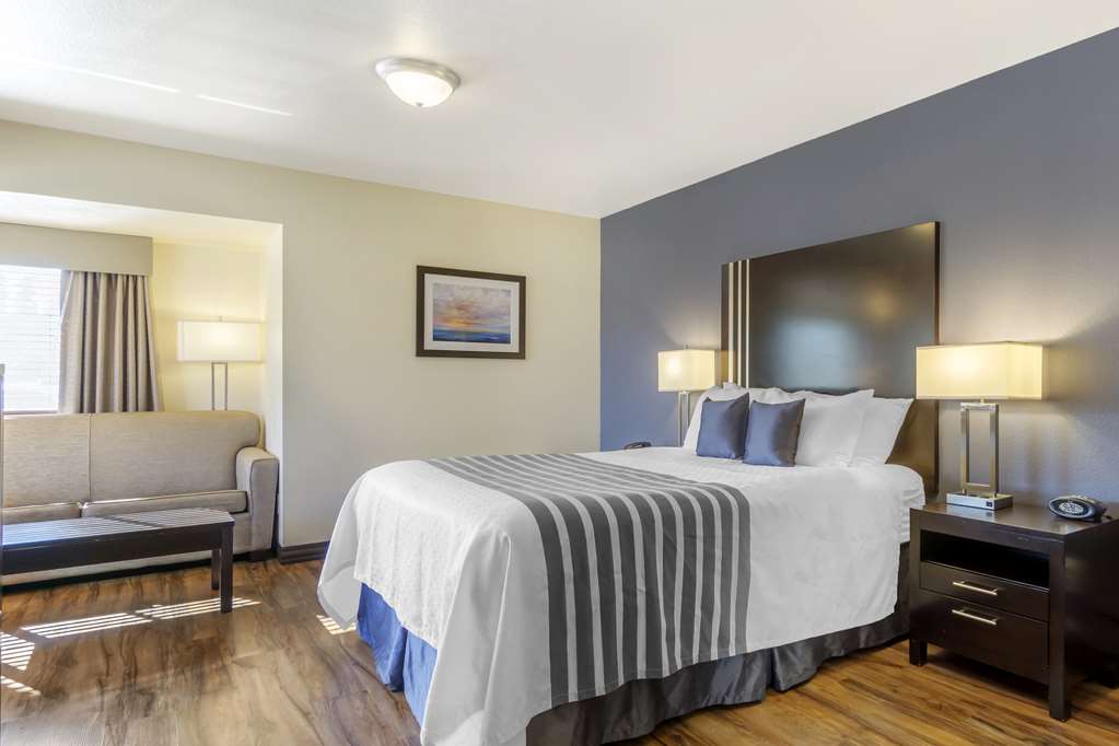 Best Western Plus Edmonds Harbor Inn - photo 20