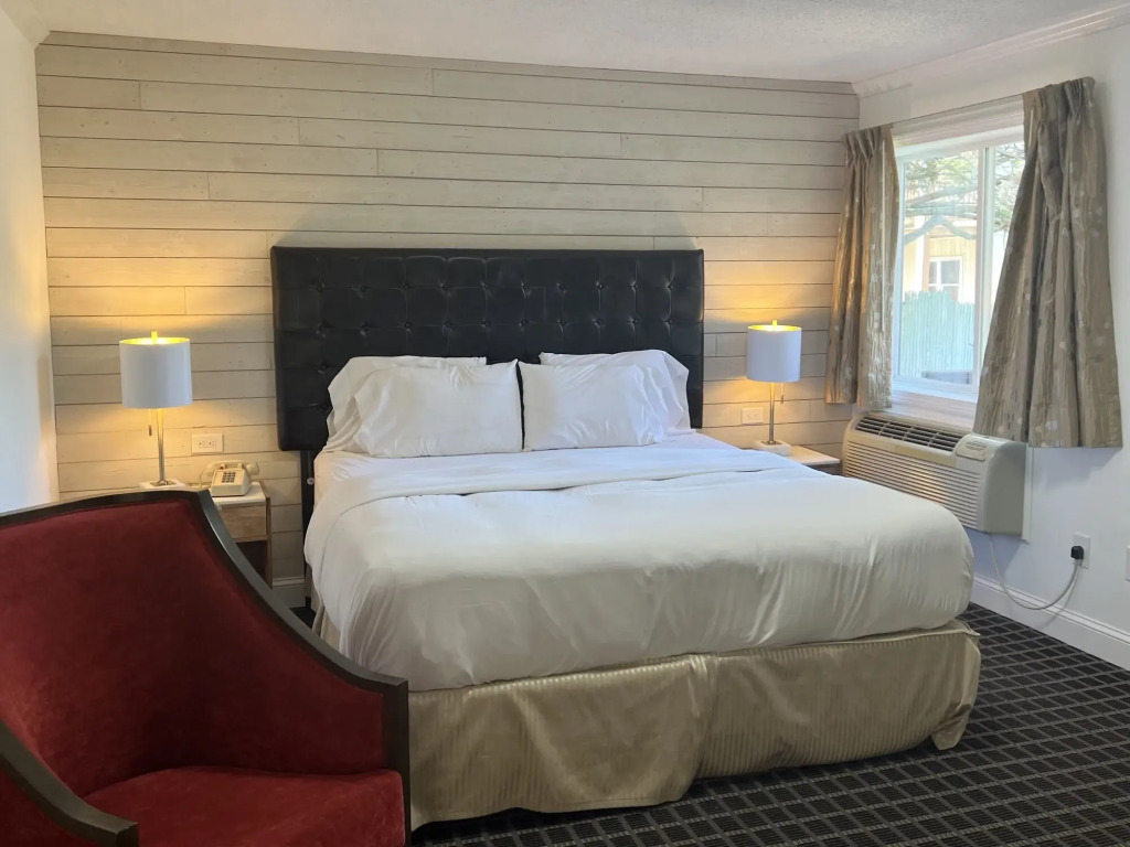 Rocky River Inn - photo 8