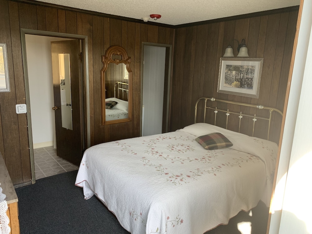 Sugarloaf Mountain Motel - photo 12