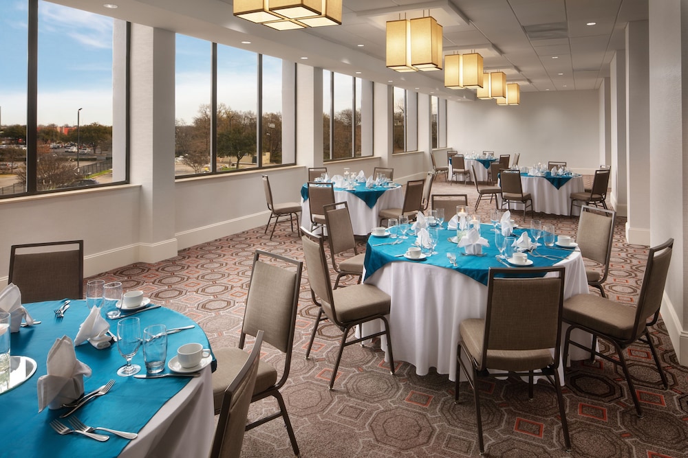 Crowne Plaza Dallas Market Ctr Love Field by IHG - photo 22