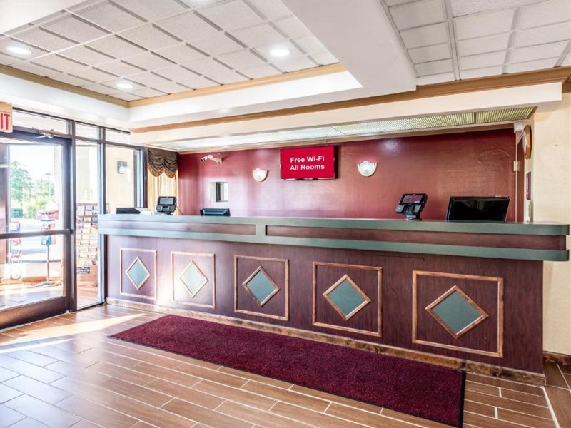 Red Roof Inn & Suites Clinton TN - photo 5
