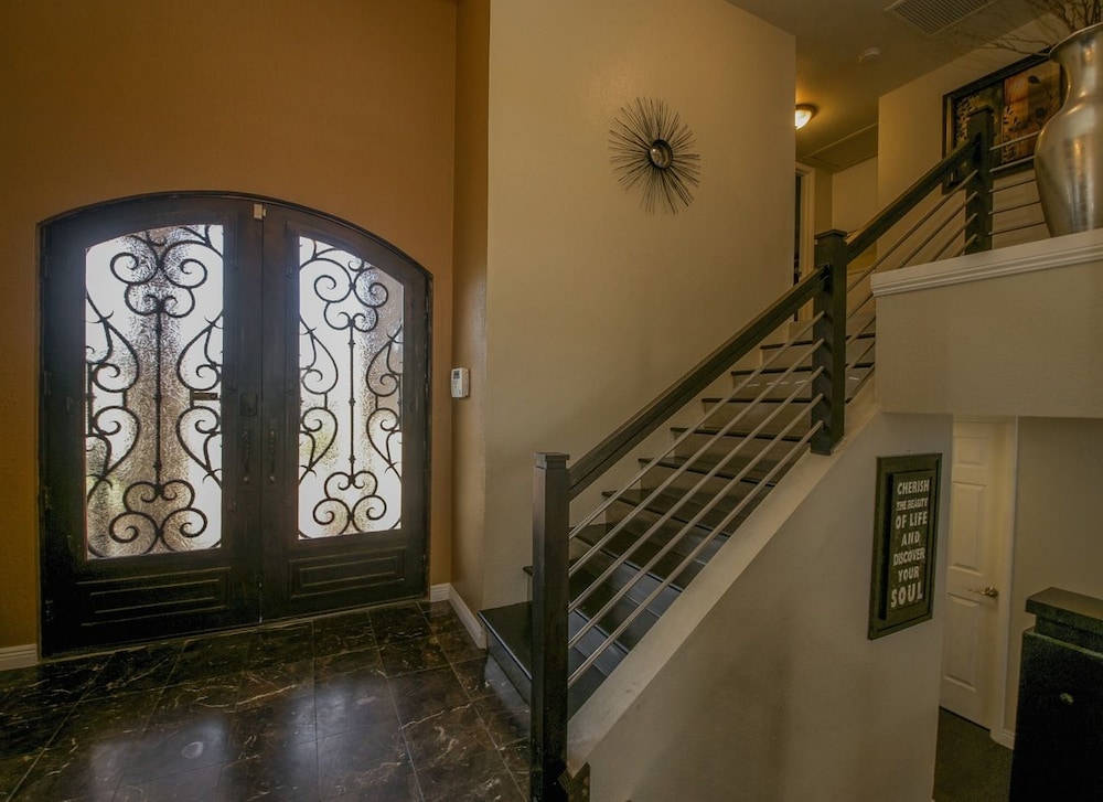 4br 9m to Vegas Strip with Spa - photo 12
