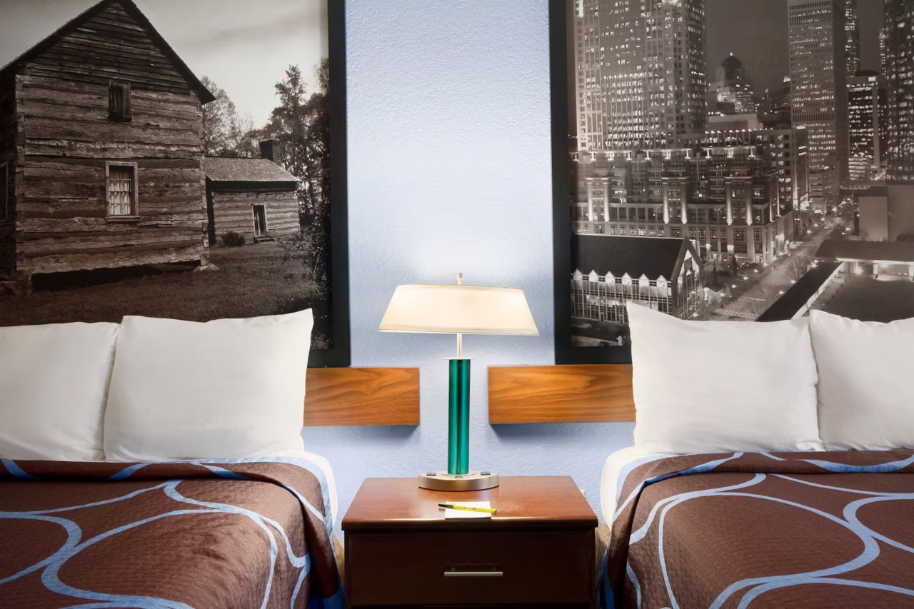 Super 8 by Wyndham Charlotte University - photo 17
