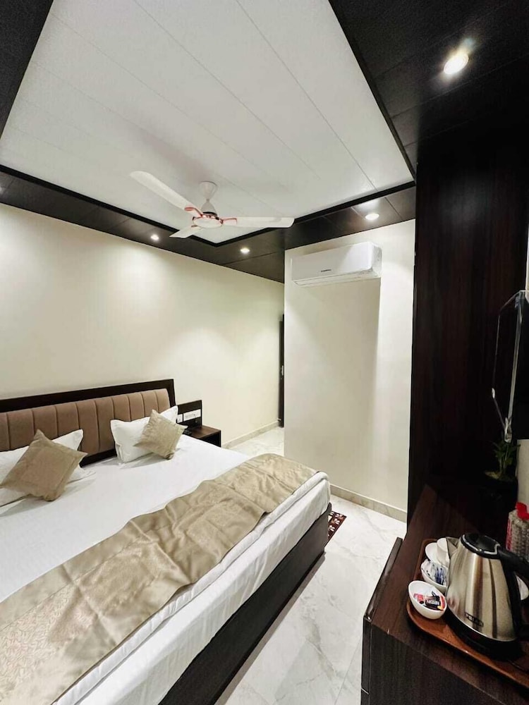 Kashi Darshan Hotel - last minute hotel in Varanasi