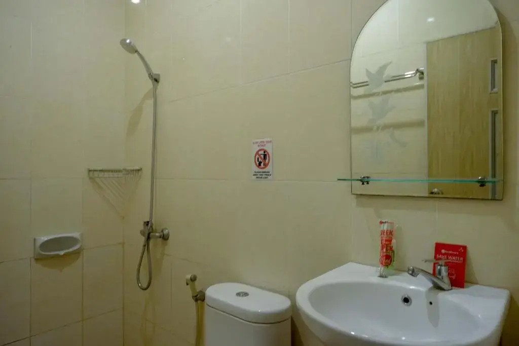 RedDoorz Syariah near PLTU Cilacap in Cilacap, Indonesia