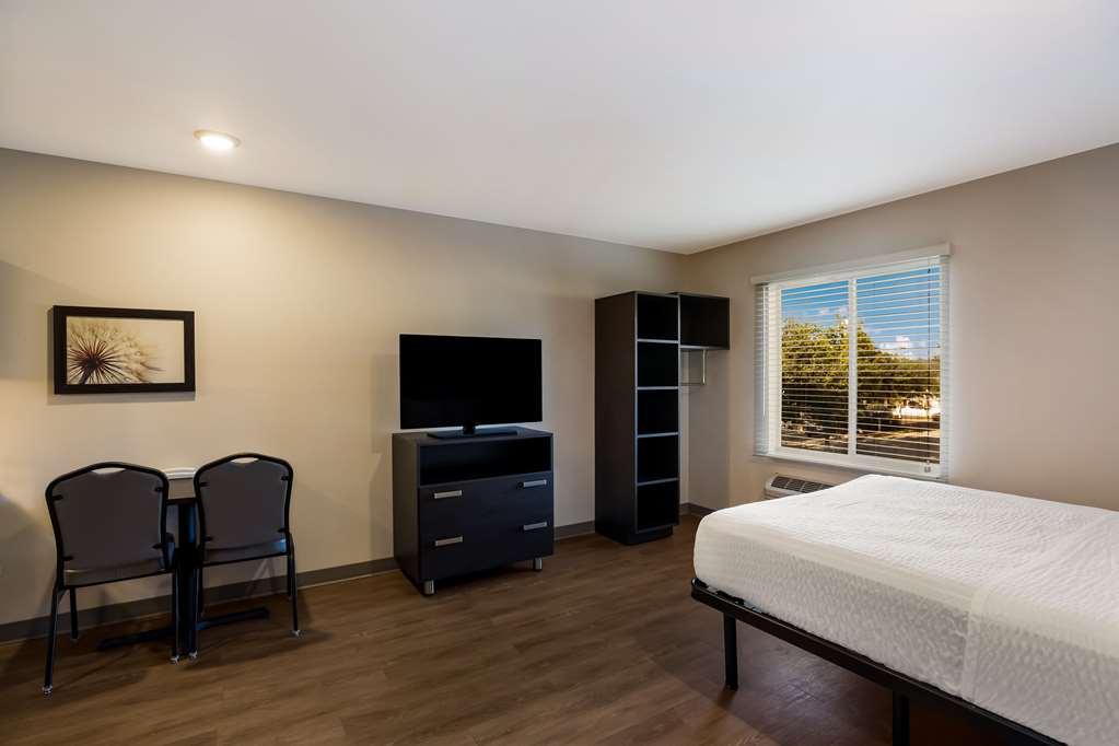 WoodSpring Suites Orlando West Clermont - photo 8