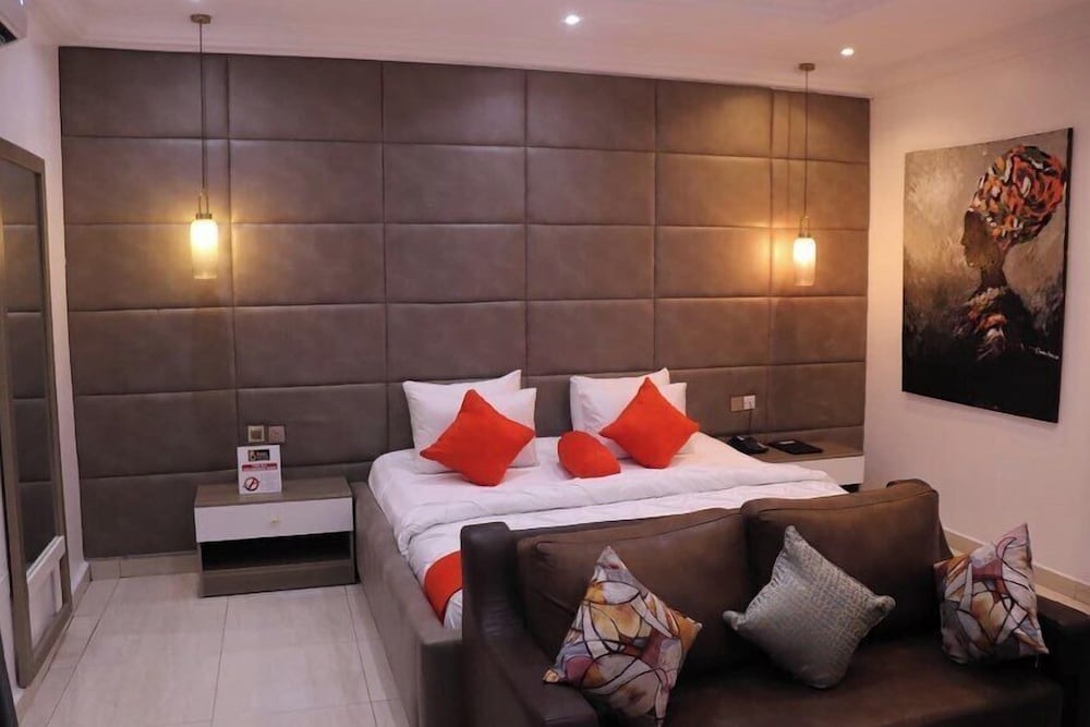Califorina Apartment — 4-Star Luxury Hotel in Abuja, Nigeria