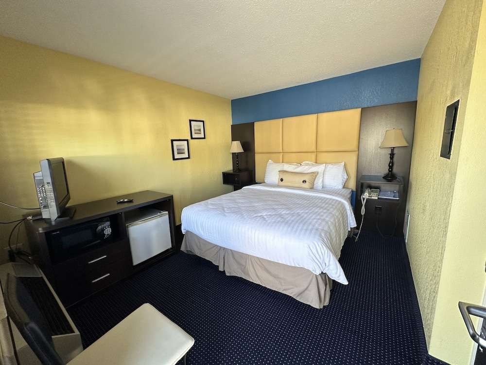 Americas Best Value Inn North Kingstown - photo 18