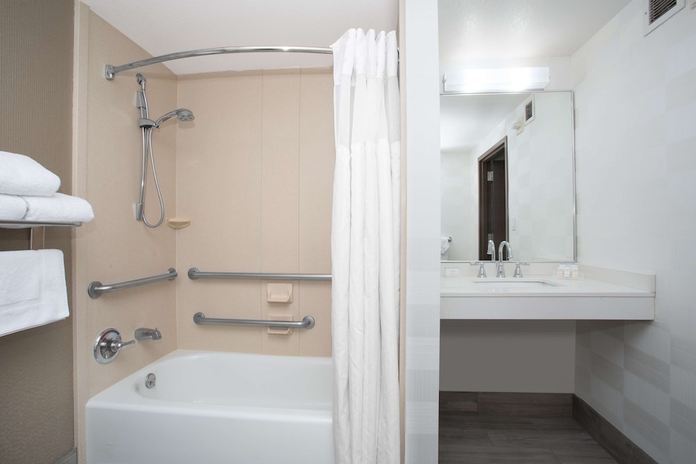 Hilton Garden Inn Salt Lake City Layton - photo 21