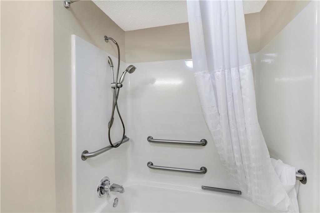 Best Western Plus Richmond Hill Inn - photo 25