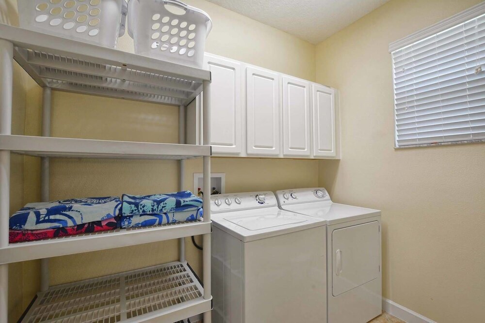 Luxurious 6BD Pool Home With Best Resort Amenities Two Master Suites and Big Pool Area #6pp917 - photo 2