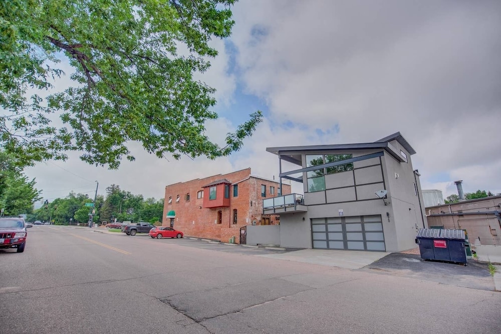 3BR Modern Marveldowntown Customprivate Balcony - photo 48