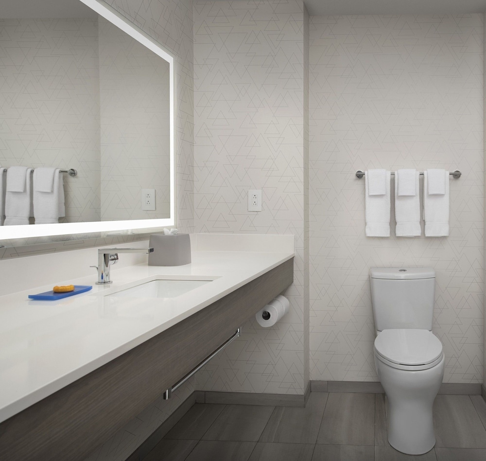 Holiday Inn Express & Suites Knoxville Clinton by IHG - photo 22