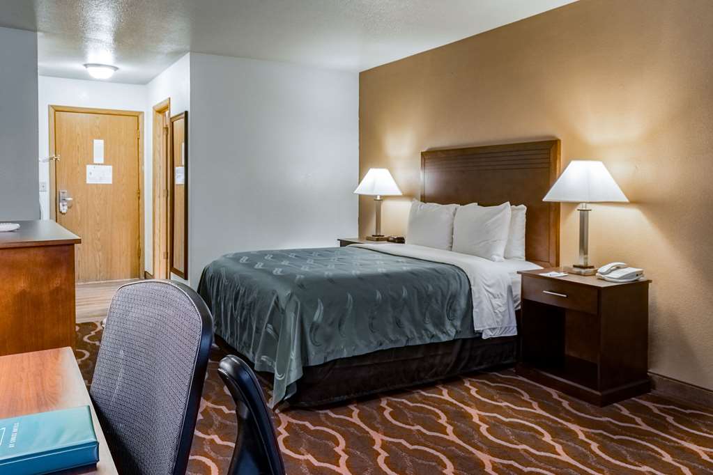 Quality Inn & Suites Vancouver North - photo 12