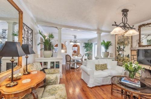 Tropical Designer House in Heart of Antique Row Wpb — 4-Star Luxury Hotel in West Palm Beach, United States